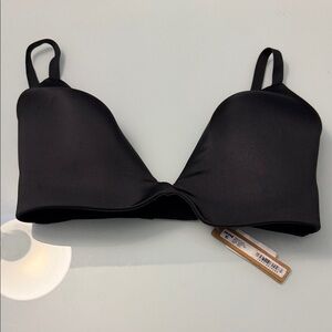 NWT SKIMS Wireless Form Lightly Lined Bra